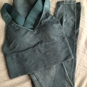 PINK status blue seamless set